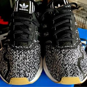 Adidas Sneakers